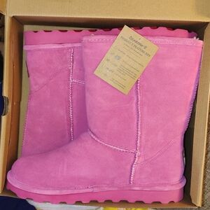 BNWT BEARPAW bright Pink furlined boots